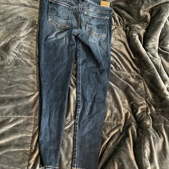 Super stretch size 4 American Eagle jeggings - Picture 2 of 8